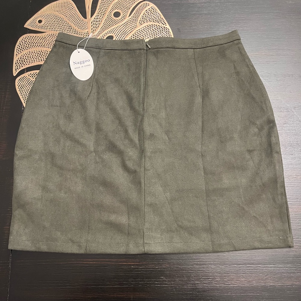NWT Olive Button-Front Mini Skirt - Picture 7 of 9
